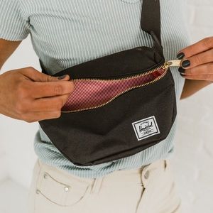 Herschel Supply Company Fifteen Hip Pack Cross Body Fanny Pack Black
